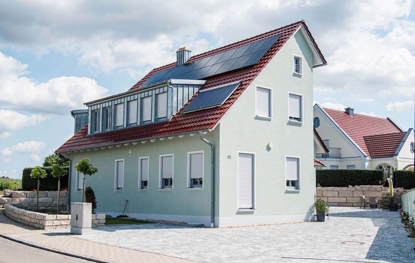 Das Gebäude des Business Apartment Franken mit Hoffläche